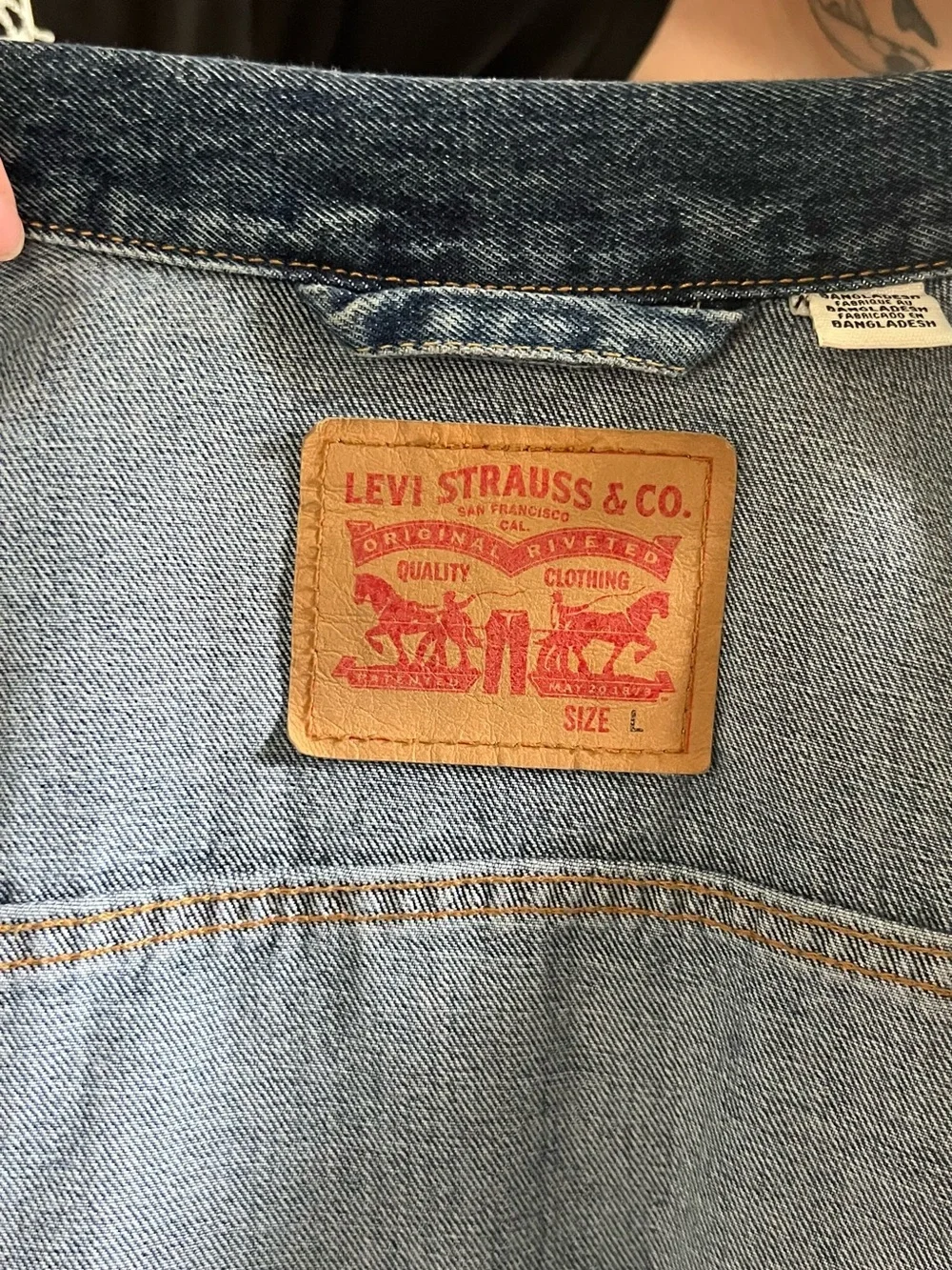 Levi's Dark Blue Denim Jacket - Picture 3 of 3